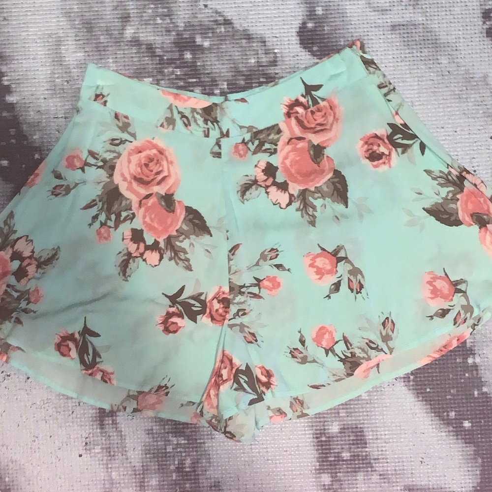 Rue21 Floral Flowy Shorts